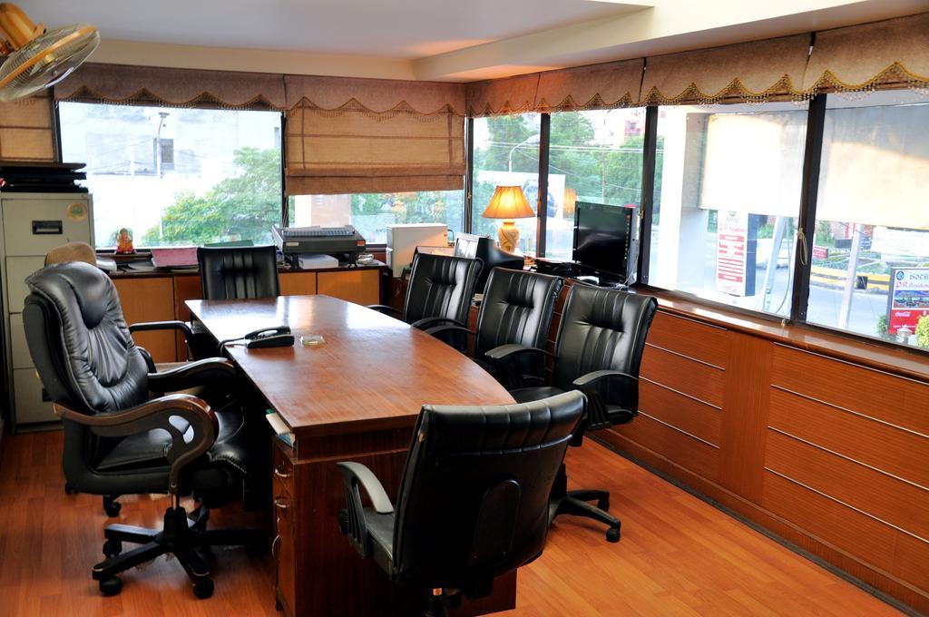 Hotel Pr Residency Amritsar Affari foto