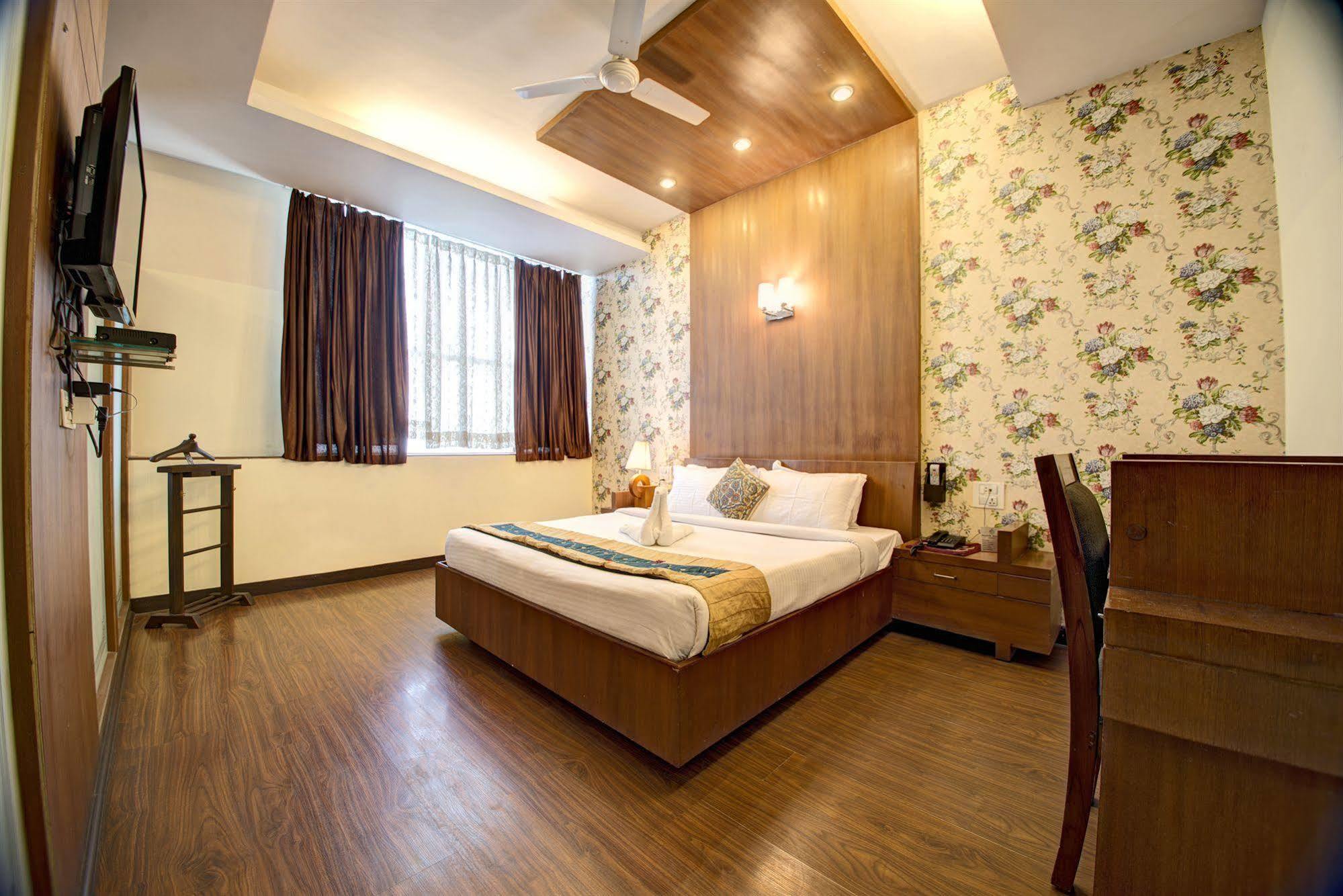 Hotel Pr Residency Amritsar Esterno foto
