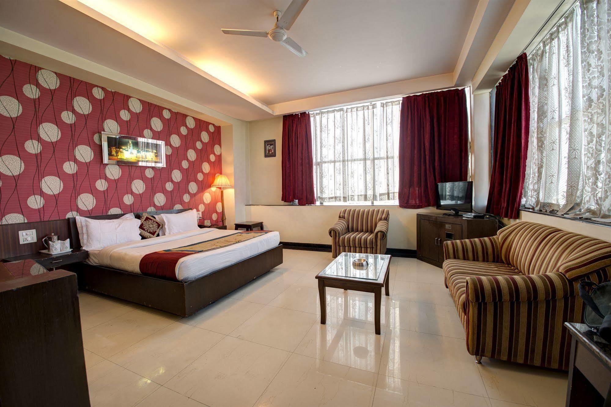 Hotel Pr Residency Amritsar Esterno foto